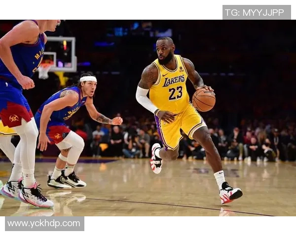 掘金与快船激战正酣球迷期待精彩对决与巅峰对抗